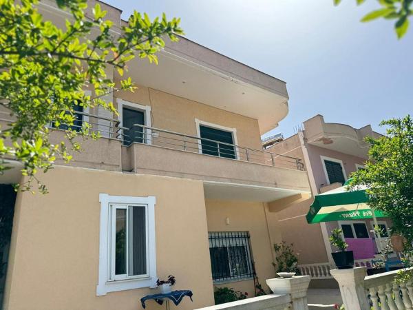 Amels Apartments Comfortable Family Stay Near Orikum Beach, Buchen Sie Ferienwohnung Hotels in Qark Vlora mit Parkplatz, Parkplätze