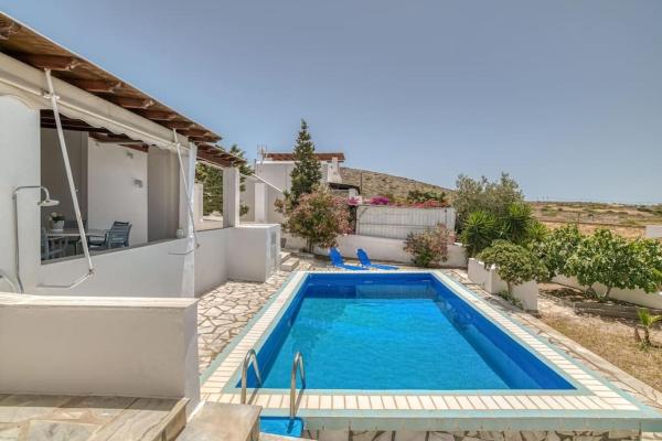 Villa Manios Glisidia sea view, Prenota  Hotel a Paro con piscina, Piscina