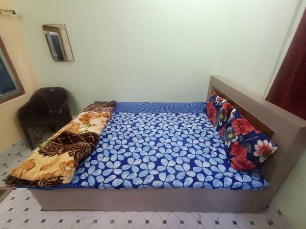 Hotel O Home Tulsi Satsang Bhawan Homestay, Réserver  Ayodhya 