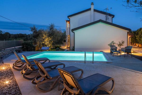 Villa Crystal, Reserva ahora  Hoteles en Istria central con piscina, Piscina