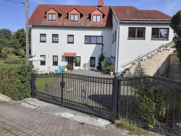 FeWo im Urlaubsparadies \" ELENA\", Book  Goßdorf Saxony