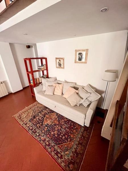 Bright Flat by Arno River, Walk Everywhere, Book  Hotels in Florence with Parking, Parking