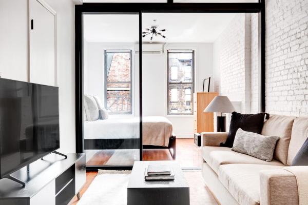 Gorgeous W Village 1BR w WD nr 1 PATH NYC-740, Buchen Sie  New York 