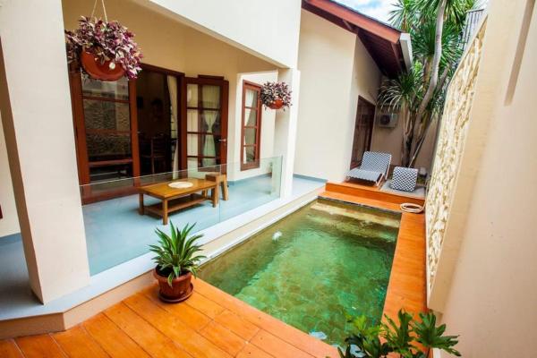 Vibrant Getaway in Seminyak: Villa Buyaya, Buchen Sie  Hotels mit Pool in Badung, Schwimmbad