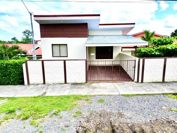 Oasis Arenal Villa Downtown Arenal Volcano View, Prenota  Fortuna Alajuela