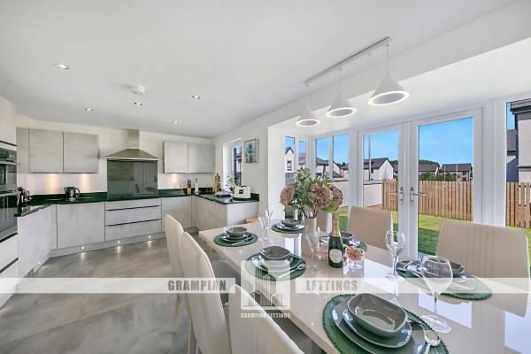Fern Place Villa - Grampian Lettings Ltd, Buchen Sie  Hotels in Grampian mit Parkplatz, Parkplätze