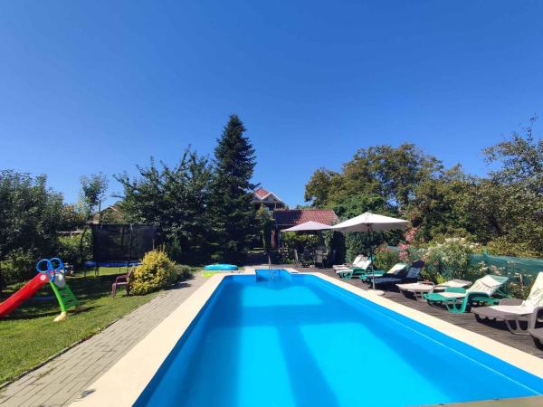 Apartments in Balatonföldvar 45318, Buchen Sie Ferienwohnung Hotels mit Pool in Südtransdanubien, Schwimmbad