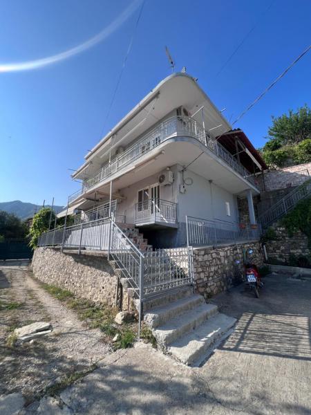 Dhoma Plazhi Husi, Buchen Sie  Hotels in Qark Vlora mit Parkplatz, Parkplätze