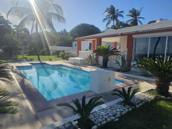 Villa Rosa, Prenota  Hotel con piscina a Barahona, Piscina