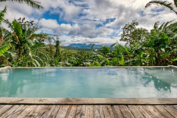 Kalikasan Glamping Resort near Manila with Overlooking Pool and Starlink, Prenota Campeggio Calauan Filippine