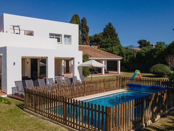 Holiday Home Villa Marina by Interhome, Prenota  Hotel a Costa del Sol con piscina, Piscina