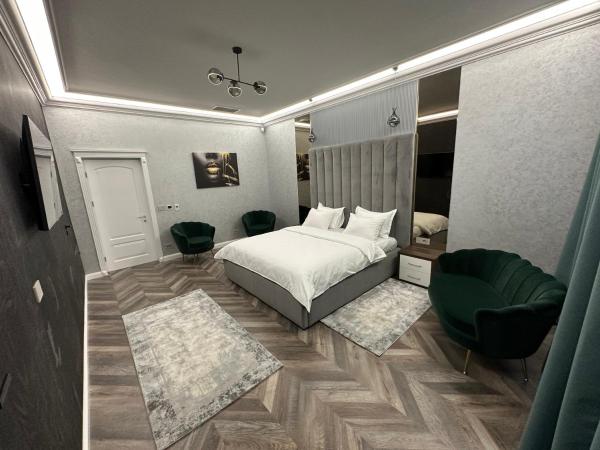 The Penthouse, Reserva ahora  Hoteles en Vaslui con aparcamiento, Aparcamiento