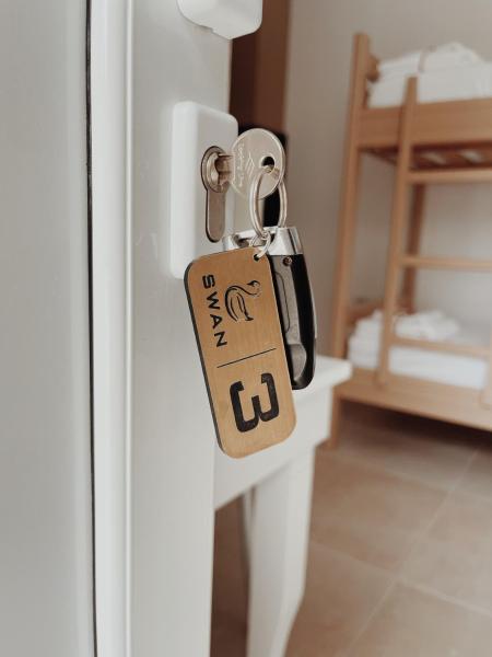 Swan rent rooms, Buchen Sie  Hotels in Qark Vlora mit Parkplatz, Parkplätze