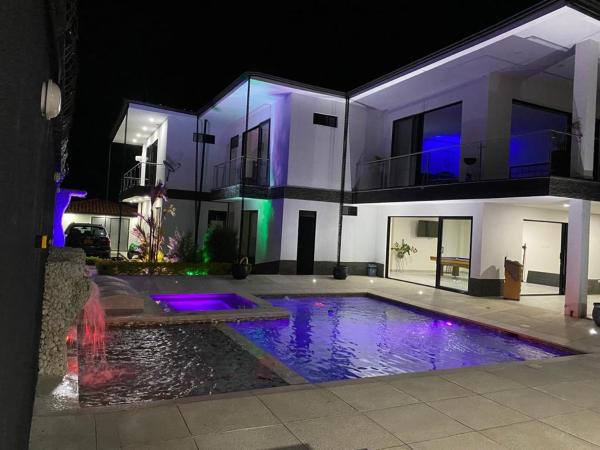 Chalet El Pilar Bacelona Quindio, Book Chalet Coffee Triangle Hotels with a Pool, Swimming Pool