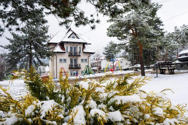 Pastirica, Buchen Sie  Hotels in Zentralserbien mit Parkplatz, Parkplätze