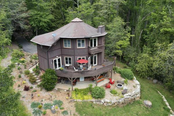 Rock Bridge Villa, Buchen Sie  Brevard 