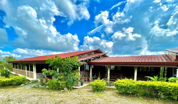 Casa Lajas - Casa 1 - Hospedaje, Granja y Turismo Rural, Reserva ahora  Hoteles con piscina en Turrialba, Piscina
