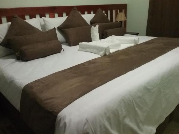 Masikiro Self Catering, Buchen Sie  Hotels in Kasane mit Parkplatz, Parkplätze
