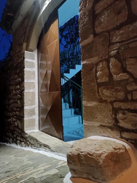 Guest House Baba Lluka, Prenota  Prefettura di Berat Berat County
