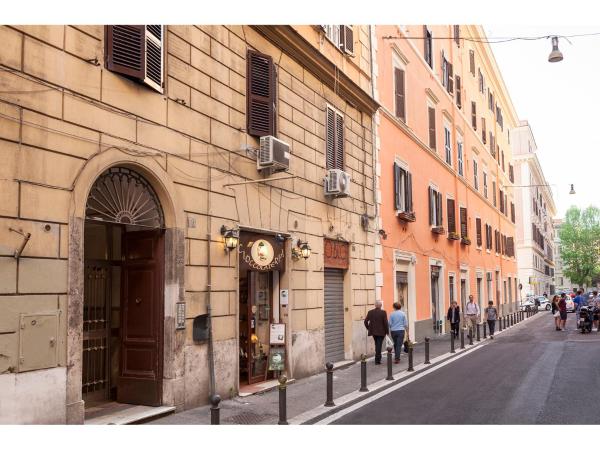 Dimora Vaticano Rome Apartments, Book Apartment Rome Lazio