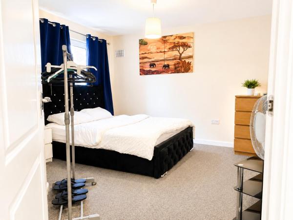 Ensuite room in Wolverhampton city center, Buchen Sie  Hotels in Wolverhampton mit Parkplatz, Parkplätze