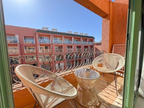 Stylish Stay downtown, Buchen Sie  Hotels in Marrakech-Safi mit Parkplatz, Parkplätze