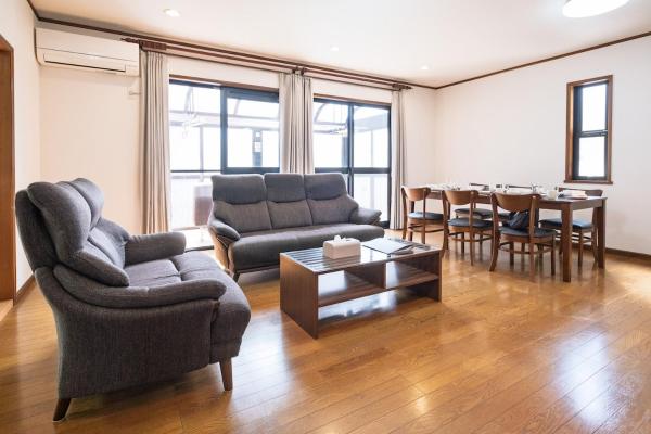 Vacation Rental NAGISA, Prenota  Hotel a Koshinetsu con parcheggio, Parcheggio