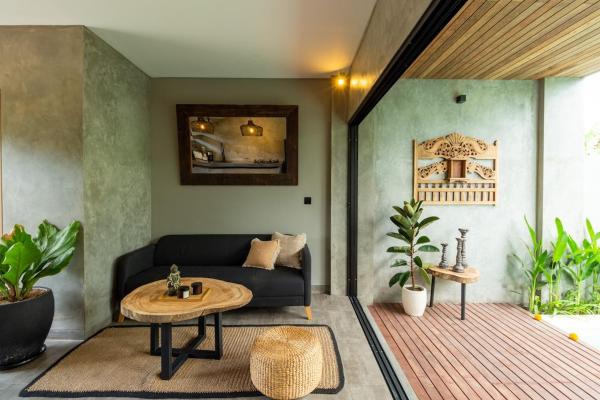 Chic industrial 2-Br townhouse with private pool, Buchen Sie  Hotels mit Pool in Badung, Schwimmbad