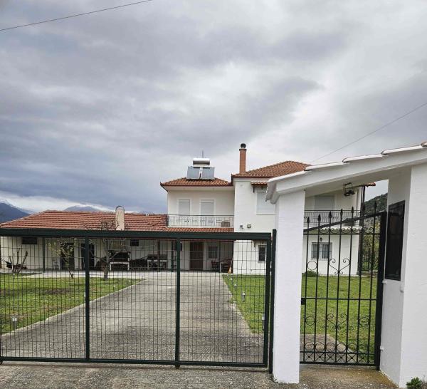 Paikos Townhouse, Hot Springs, Prenota  Konstantía Macedonia