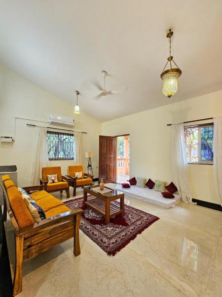 Goan Villa,2BHK, 4Balconies, Beachside,BBQ, Wi-Fi,Work, Group, Buchen Sie  Candolim 
