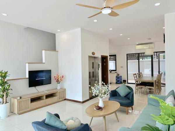 Villa Royal Lotus Hạ Long Vip, Prenota  Hotel con piscina a Quang Ninh, Piscina