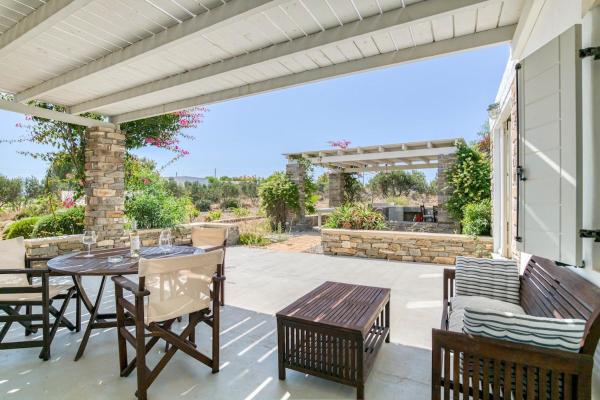 A summer house a few steps from the beach, Prenota  Santa Maria Paro
