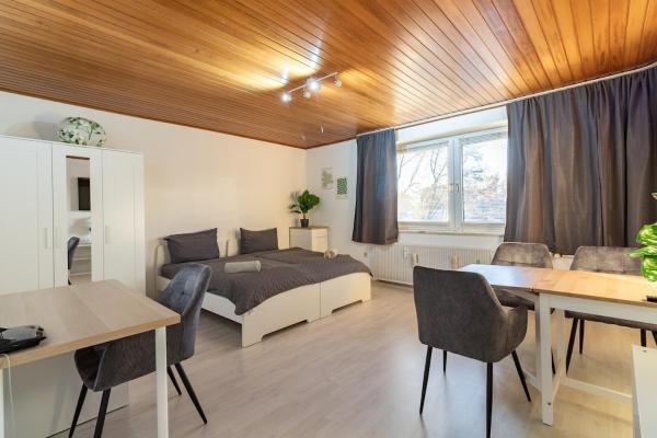 Helle, zentrale 4-Zimmer-Wohnung, Book  Braunschweig Brunswick Land