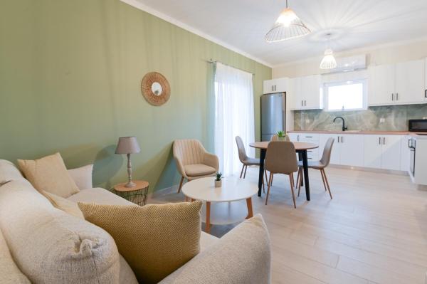 Esperides Luxury Suites 1, Reserva ahora  Hoteles en Epiro con aparcamiento, Aparcamiento