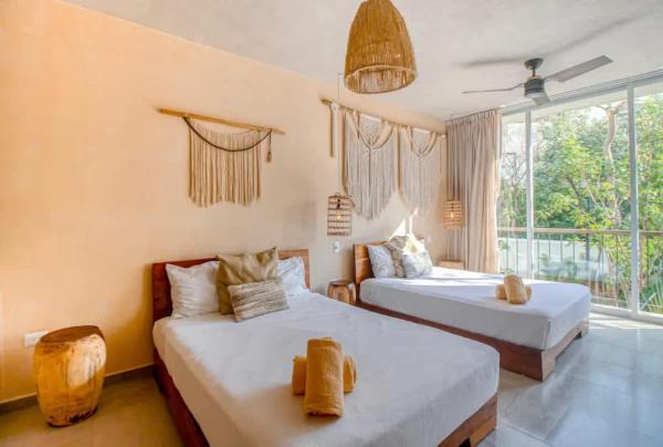 Tulum Center family double suite four guest with free parking pool AC kitchenette near Beach, Prenota  Hotel con piscina a Tulum, Piscina