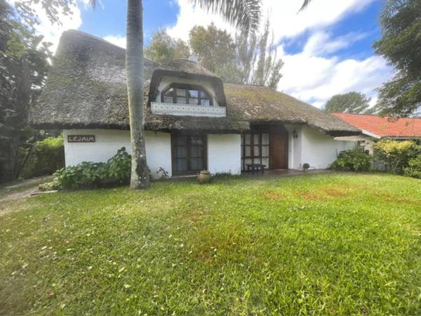 Casa a 2 cuadras mar Hasta 14 personas, Reserva ahora  Hoteles con piscina en Maldonado, Piscina