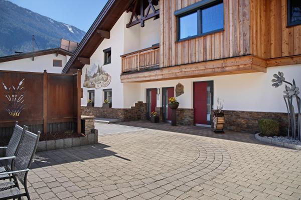 Hof Almfrieden - Dormitz, Prenota  Hotel a Tirolo con parcheggio, Parcheggio