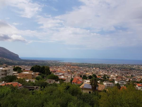 Holiday Green, Buchen Sie  Carini Sizilien