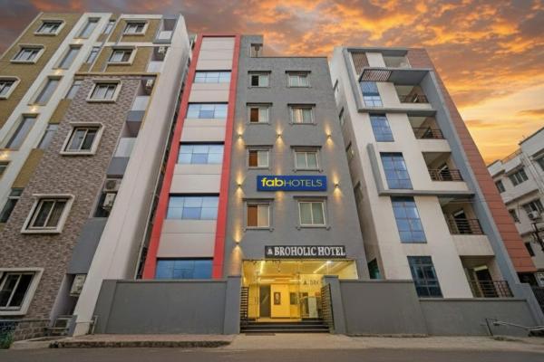 FabHotel AIG Broholic - 250M from AIG Hospital, Gachibowli, Réserver  Gachibowli 