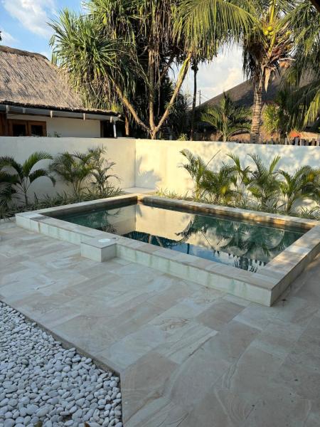 Pink Door Villa Gili Air, private pool & kitchen, Buchen Sie  Hotels mit Pool in Gili-Inseln, Schwimmbad