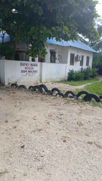 Naira House, Prenota  Umbuji 