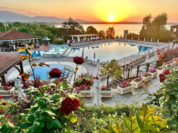 AJ Apartment 8, Santa Marina Holiday Village, Sozopol, Buchen Sie Ferienwohnung Hotels mit Pool in Oblast Burgas, Schwimmbad