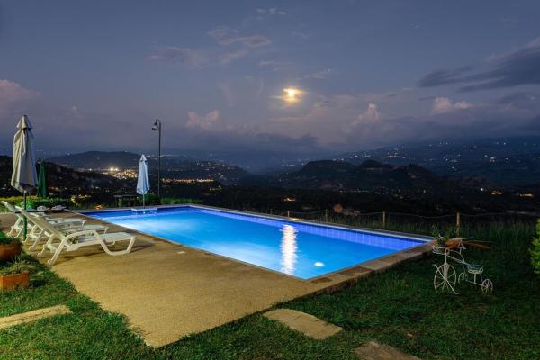 FINCA CON VISTA DESLUMBRANTE - Rinconada, descanso total, Reserva ahora  Apulo Cundinamarca