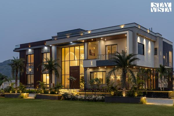 StayVista at Priana - A luxury Pool Villa with Gym, Buchen Sie  Hotels in Rajasthan mit Pool, Schwimmbad