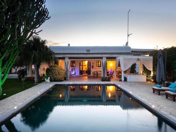 Villa in San Rafael with Private Pool, Buchen Sie  Sant Rafel Balearen