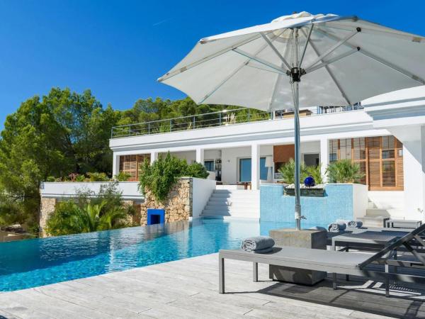 Villa in Ibiza with Sea Views & Infinity Pool, Prenota  Madrid Provincia di Madrid