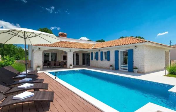 Villa Nada-Labin by Villas Guide, Prenota  Hotel con piscina a Kvarner, Piscina
