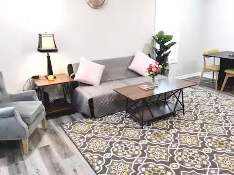 Cozy Home walk to DT - Private Bedroom, Prenota  Indianapolis Indiana