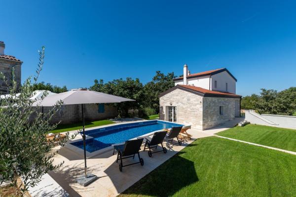 Villa Nina with private pool and BBQ near Poreč, Buchen Sie  Bonaci Istrien