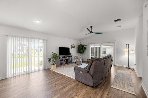 Spacious 2BR in The Villages With Golf Cart and King Bed, Buchen Sie  Hotels in Sumterville mit Parkplatz, Parkplätze